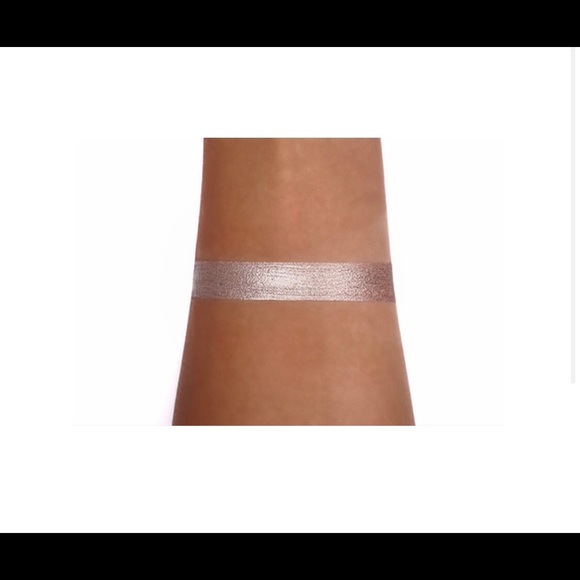 Appeal liquid eyeshadow - Picture 3 of 5